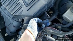 Хотел поменять трос газа на логане, но что-то пошло не так.