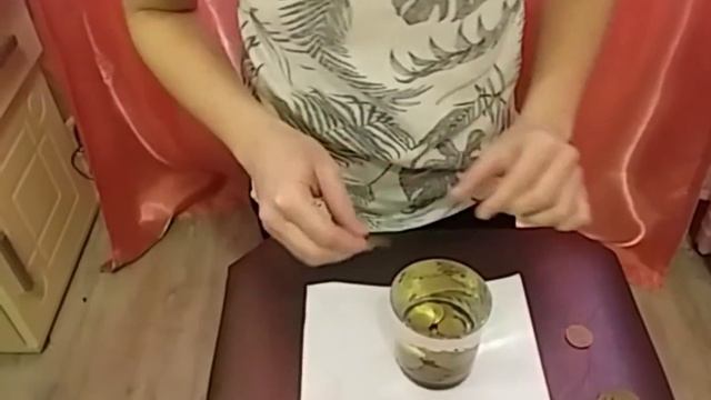 Влезет ли 30 монет в полный стакан воды? А через щит-невидимку? Круто. Нам надо догнать а4! смотреть онлайн