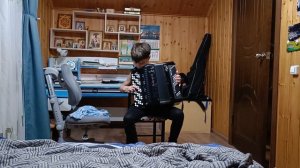 Во сыром бору тропина.