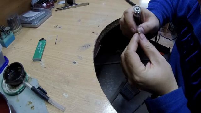 Процесс сборки литьевого крестика
