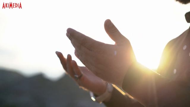 Юсуф Чиркей - Мама 4K (Official klip 2024) // Красивый нашид про маму (Эбель) смотреть онлайн