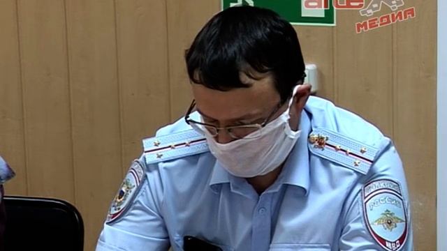 Председателю оперативного штаба полицейские доложили об обстановке, связанной с режимом самоизоляци