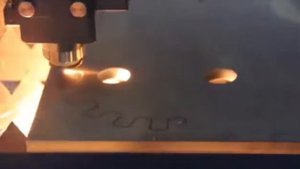 Лазерная резка стали 20 мм. Мощность источника 3,3 кВт. Senfeng SF3015A