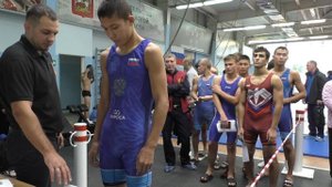 Взвешивание сильнейших молодых борцов России, в категории до 57 и 65 кг.