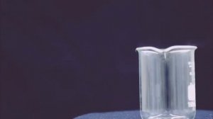 Реакция хлороводорода с аммиаком (NH3 + HCl → NH4Cl)