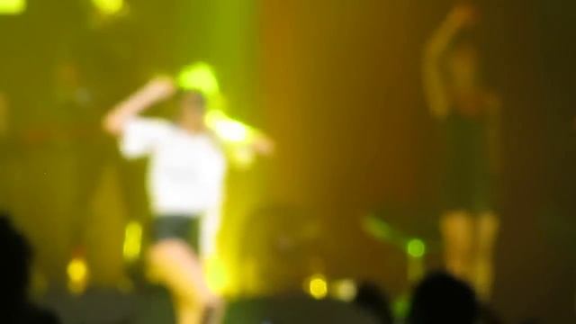 Selena Gomez - Like a Champion - Stars dance tour Zénith de Paris HD смотреть онлайн