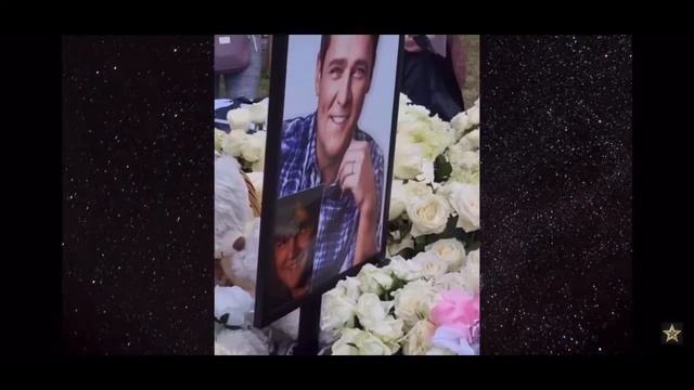 На могиле Шатунова сегодня поток людей