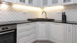Кухня из массива за 640 000 рублей. Фасад «Бергонцо». Оригинальная мойка