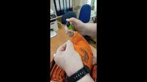 Испытание краг -  прошиты кевларовой нитью, и эта нить не горит