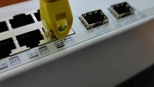 Mikrotik CSS326-24G-2S+ - LED problem