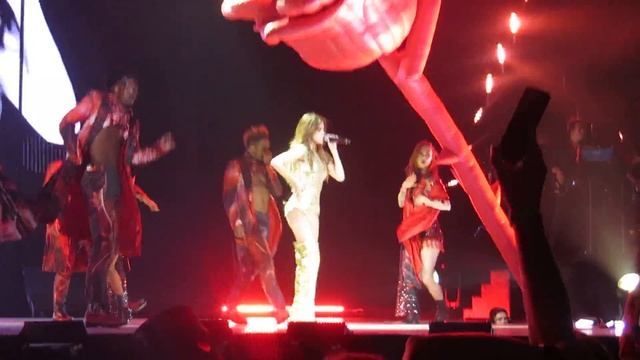 Selena Gomez -- "Me and The Rhythm" смотреть онлайн