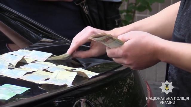 Столичні правоохоронці викрили дует зловмисників, які втягували дівчат у заняття проституцією смотреть онлайн