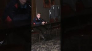 Парень под спайсом на пресс-конференции