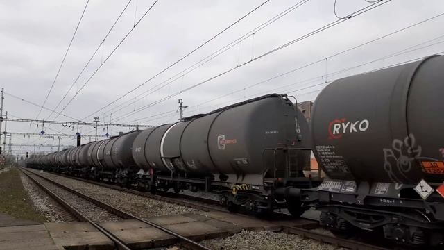 Наливной Поезд под Тягой Электровоза Сименс Вектрон смотреть онлайн