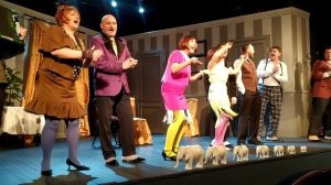 "Две свадьбы". Выход на поклоны, ТЮЗ, Астрахань