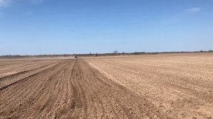 Вносим гербицид, перед посевом культуры!