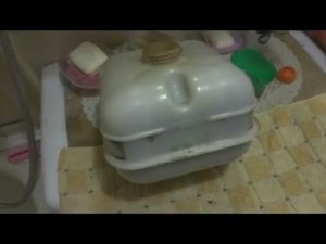 Как отмывается расширительный бачок из нутри. Как отмыть расширительный бочок внутри.