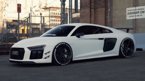 4K UHD - Audi R8