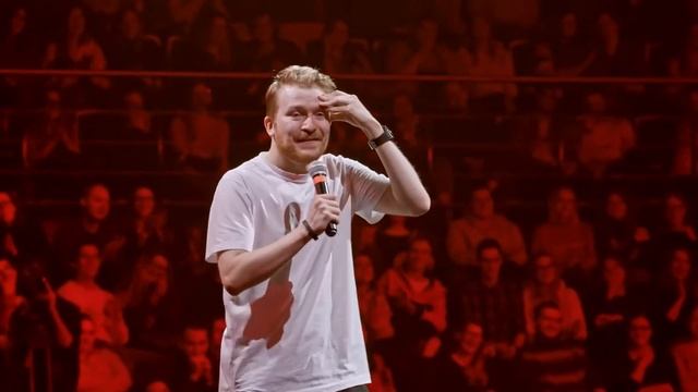 Поперечный хвалит власть