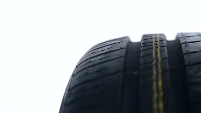 Видеообзор летней шины Kumho KH27 от Express-Шины смотреть онлайн