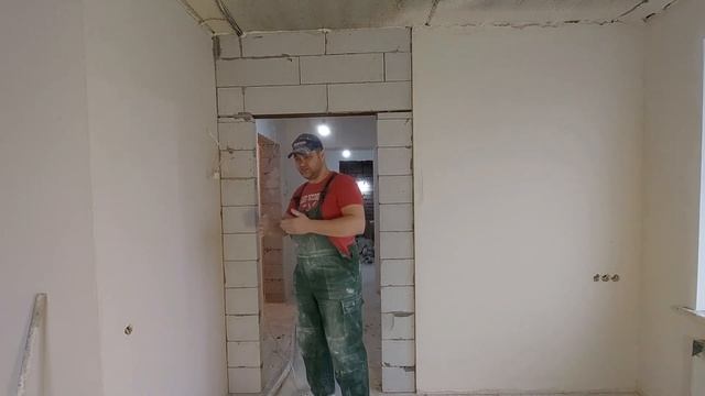 Как сделать примыкание кирпичной стены к отшпаклеваной стене