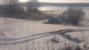 Весенний ручей и два уаза. Мокрый снег,грязь уазы.