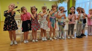 Подвижная игра "На зелёном лугу"