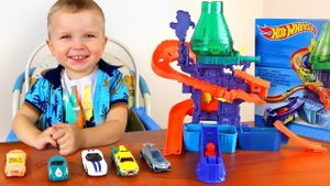 Машинки с треком в воде - Распаковка гоночного трека и тачек Wheels