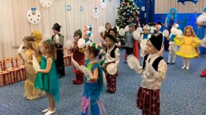 Белая метелица по дорожкам стелится... Танец рук