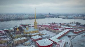 Седой туман окутал город.