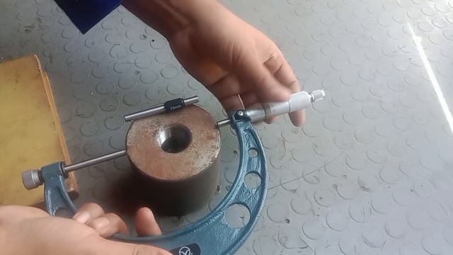 How to measure reading out side of micro meter  0 mm to 150 mm by using tool micrometer.