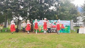 Русский народный танец "Баяновская кадриль" воскресная школа "Спас на Нерли" 19.08.2021г.