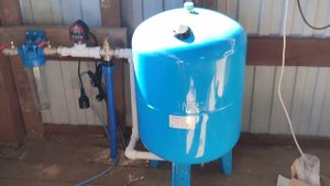 Ставим электронасос погружной Belamos KF 60 и гидроаккумулятор. Мы с водой!