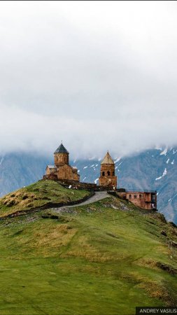 Казбек - Троицкая церковь Гергети. Добропожаловать в Грузию!