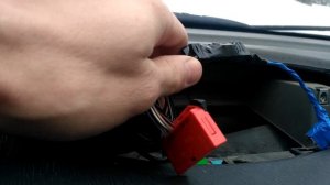 Установка видеорегистратора YI Smart Dash Camera в Renault Laguna 2