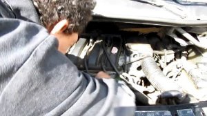 Чистка топливных форсунок на бензиновом двигателе F4R.