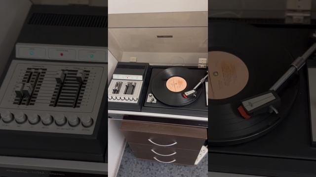 Проигрыватель виниловых пластинок электрофон радиотехника мелодия 103м стерео. смотреть онлайн