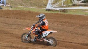 Видеофильм 4 ч. 2 мотокросс 3 этап первенства ФМС КО класс 65 куб.см. Калининград 30.07.23_Г. Скобей