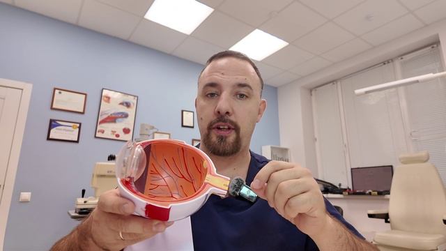 Когда нужна операция по замене хрусталика, а когда время еще не пришло