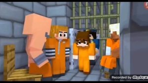 Сравнение сериала "Глупый парень не справился с контрольной работой в школе" Minecraft VS Roblox, 1