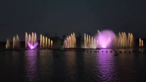 Танцующие фонтаны в Китае, г. Гуйян. Фрагмент.
