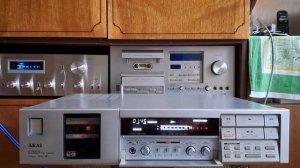 AKAI GX-9 в серебре.