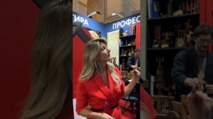 видео с открытия антикварного салона Гостиный двор, стенд Профессорская квартира