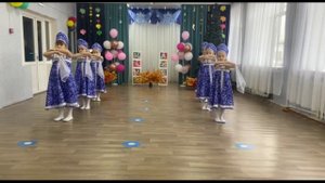 Русский танец "Васильковая поляна" МДОУ "Медведевский детский сад "Солнышко" Педагог Эмирова Ф.Ю.
