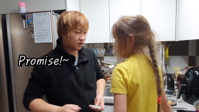[국제부부][국제커플]아빠와 딸의 짜파게티 함께 만들기(with Mukbang) Папа и дочь готовят корейскую лапшу Чаджанмён (мукбанг