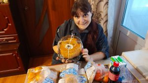 Готовимся к возвращению дочки с соревнований. Накупили вкусностей. Влог