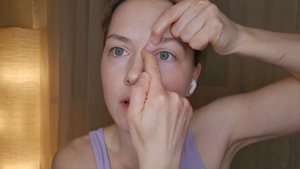 ♡ УБИРАЕМ МЕЖБРОВКУ | РАССЛАБЛЯЕМ МЫШЦУ СМОРЩИВАЮЩУЮ БРОВЬ | МАССАЖ НА КАЖДЫЙ ДЕНЬ ♡