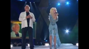 Dolly Parton & Kenny Rogers Perform "Islands In The Stream" Live