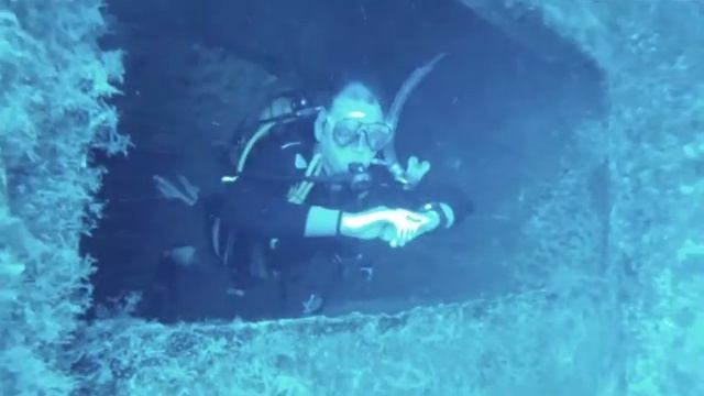 Sea Horse Divers Zenobia - Pete, Rene and John смотреть онлайн