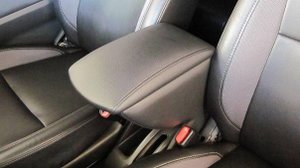 Подлокотник Suzuki Jimny 3, 4. Сузуки Джимни 3, 4.